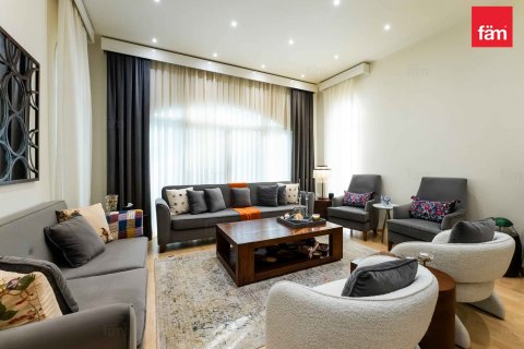4 bedrooms Villa in Dubai, UAE No. 103966 2