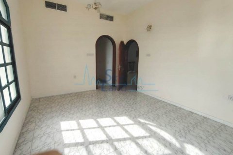 6 bedrooms Villa in Jumeirah, UAE No. 52128 10