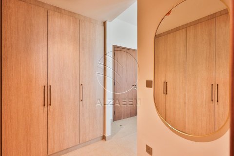 Villa de 5 dormitorios en Khalifa City, UAE No. 90262 24