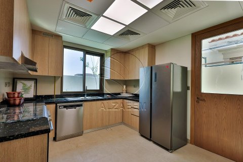 Villa de 5 dormitorios en Khalifa City, UAE No. 90262 10
