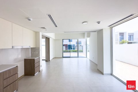4 bedrooms Villa in Dubai, UAE No. 104161 3