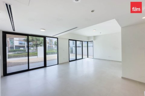 4 bedrooms Villa in Dubai, UAE No. 104161 5