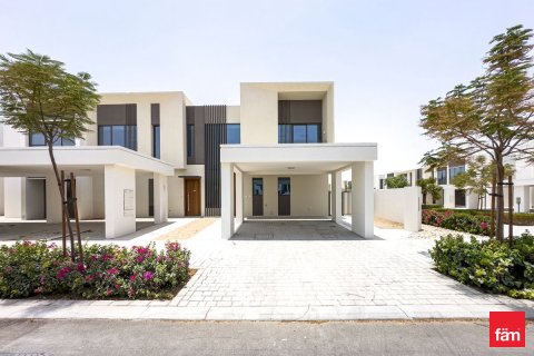 4 bedrooms Villa in Dubai, UAE No. 104161 10