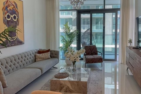 Квартира с 2 спальнями в EMAAR Beachfront, ОАЭ №102913 2