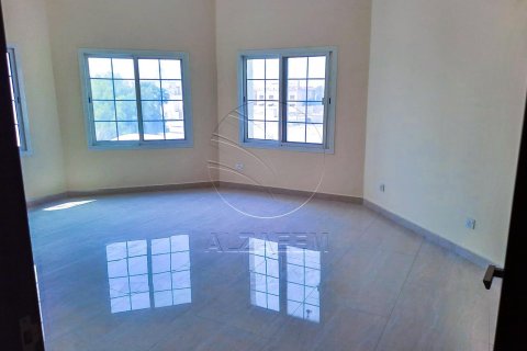 Villa de 2090m² à Shakhbout City, UAE No. 91035 3