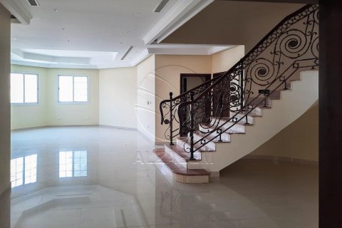 Villa de 2090m² à Shakhbout City, UAE No. 91035 5