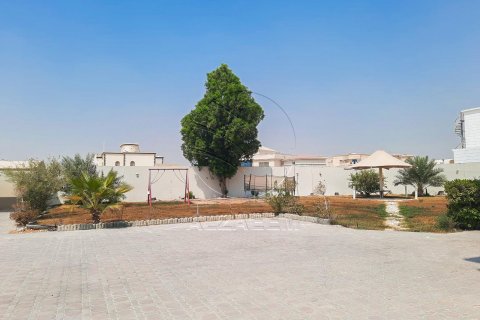 Villa de 2090m² à Shakhbout City, UAE No. 91035 8