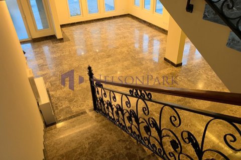 5 bedrooms Villa in Doha, Qatar No. 58388 5