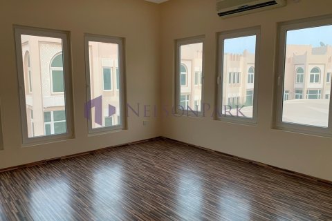 5 bedrooms Villa in Doha, Qatar No. 58388 12