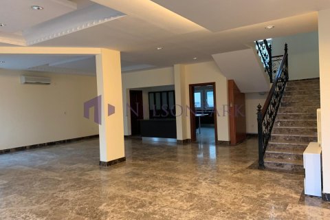 5 bedrooms Villa in Doha, Qatar No. 58388 4