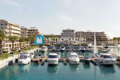 4 bedrooms Villa in Abu Dhabi, UAE No. 18802 15