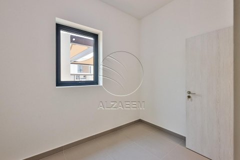 Villa de 4 dormitorios en  Yas Island, UAE No. 90178 16