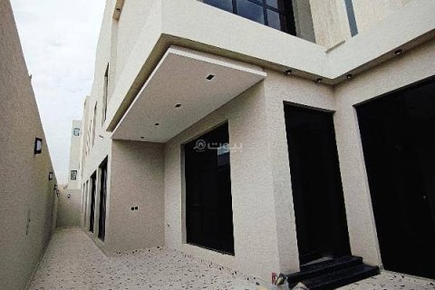 Villa de 4 chambres à Riyadh, Saudi Arabia No. 60211 1