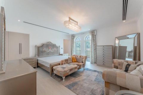Villa de 4 chambres à Legacy, UAE No. 101614 11