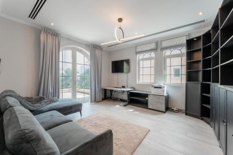 Villa de 4 chambres à Legacy, UAE No. 101614 17