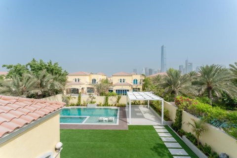 Villa de 4 chambres à Legacy, UAE No. 101614 22