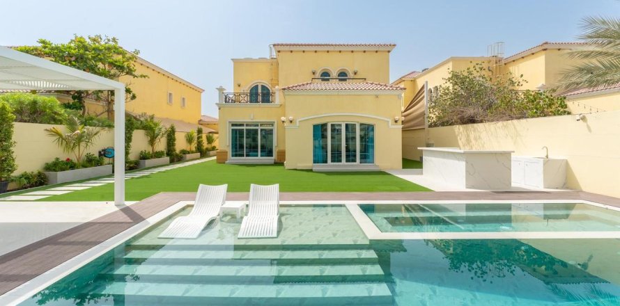 Villa de 4 chambres à Legacy, UAE No. 101614