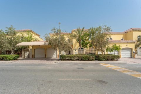 Villa de 4 chambres à Legacy, UAE No. 101614 30