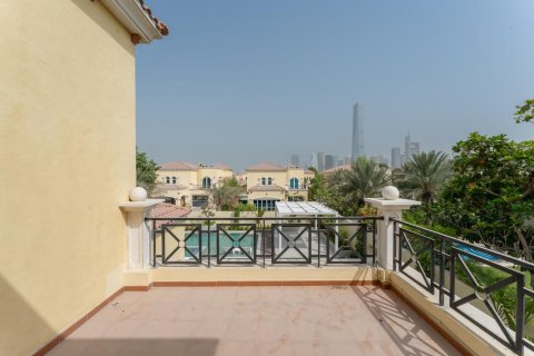 Villa de 4 chambres à Legacy, UAE No. 101614 18