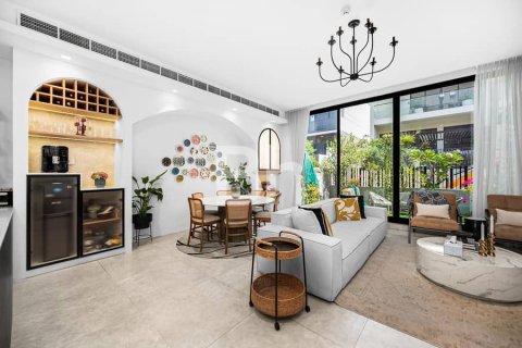 Villa de 4 dormitorios en Al Furjan, UAE No. 68370 1