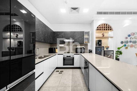 Villa de 4 dormitorios en Al Furjan, UAE No. 68370 19