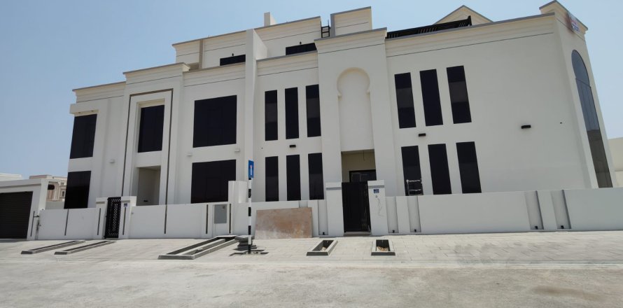 Villa Gemela de 5 dormitorios en Al Ansab, Oman No. 99334