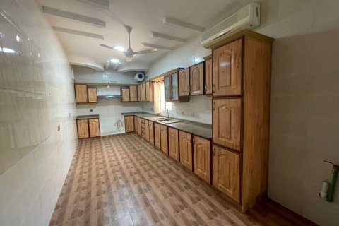 Вилла с 4 спальнями в Маскат, Оман №99333 8