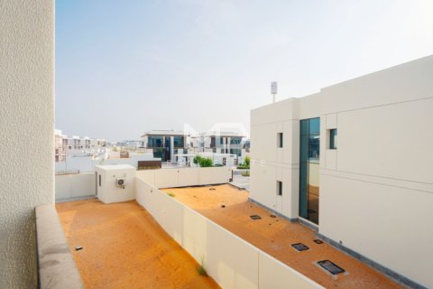 4 bedrooms Villa in Abu Dhabi, UAE No. 43875 29