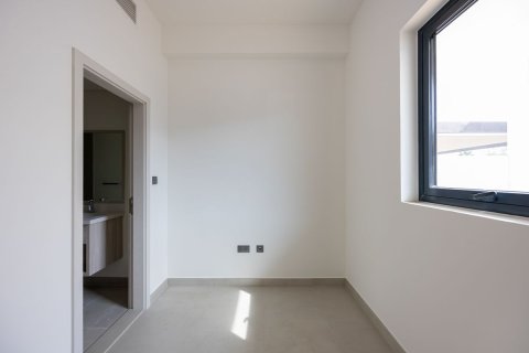 Commercial property de 3 dormitorios en  Yas Island, UAE No. 79544 7