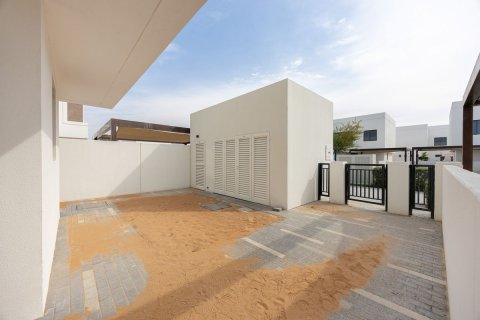 Commercial property de 3 dormitorios en  Yas Island, UAE No. 79544 18