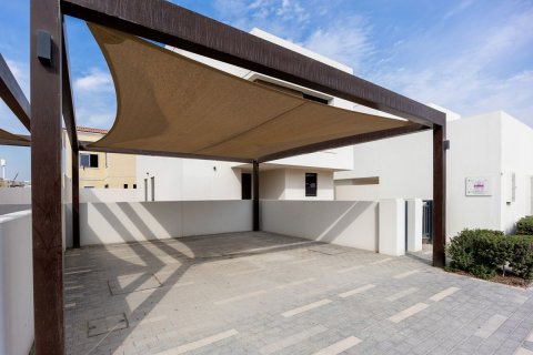 Commercial property de 3 dormitorios en  Yas Island, UAE No. 79544 16