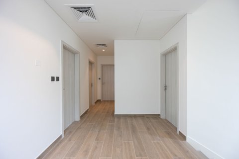 Commercial property de 3 dormitorios en  Yas Island, UAE No. 79544 11