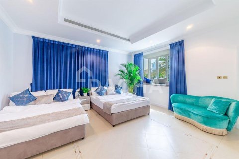 4 bedrooms Villa in Palm Jumeirah, UAE No. 25920 10