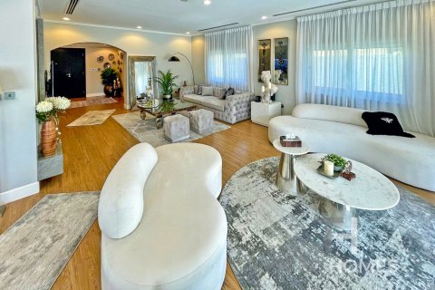 3 غرف نوم فيلا في Legacy, الإمارات العربية المتحدة رقم 81817 10