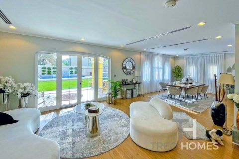 3 غرف نوم فيلا في Legacy, الإمارات العربية المتحدة رقم 81817 7