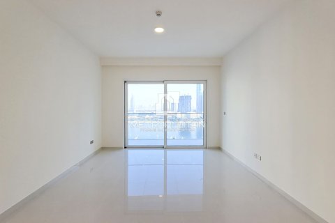 Apartment de 2 dormitorios en EMAAR Beachfront, UAE No. 77426 8