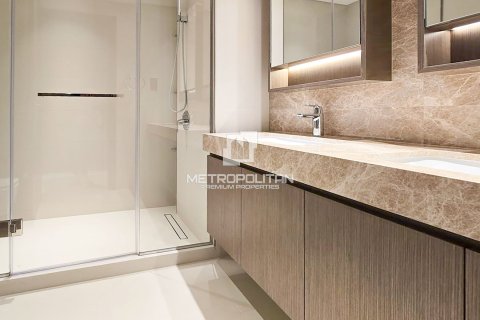 Apartment de 2 dormitorios en EMAAR Beachfront, UAE No. 77426 13