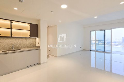 Apartment de 2 dormitorios en EMAAR Beachfront, UAE No. 77426 6