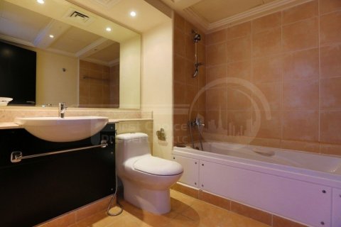 3 bedrooms Villa in Abu Dhabi, UAE No. 13288 10