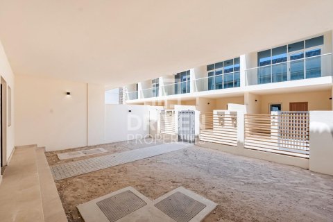 Villa de 4 chambres à Dubai Land, UAE No. 84364 24