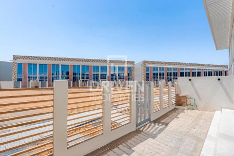 Villa de 4 chambres à Dubai Land, UAE No. 84364 2