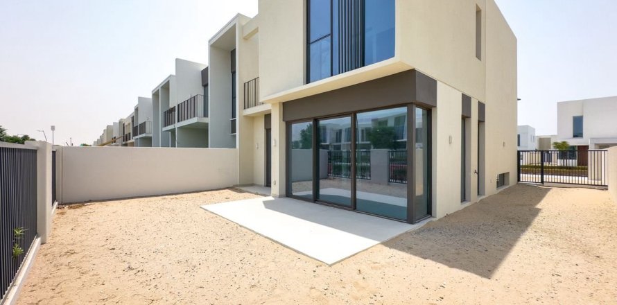 Townhouse de 4 dormitorios en Dubai, UAE No. 103900