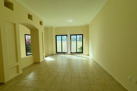Villa de 4 chambres à Al Khalidiya, UAE No. 23595 7