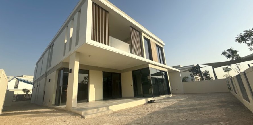 Villa de 5 chambres à Dubai, UAE No. 102388