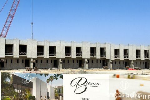 Villa de 4 dormitorios en Dubai Land, UAE No. 102405 1