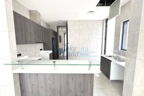 5 bedrooms Villa in Jumeirah, UAE No. 104867 17