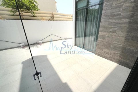 5 bedrooms Villa in Jumeirah, UAE No. 104867 7