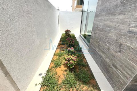 5 bedrooms Villa in Jumeirah, UAE No. 104867 4