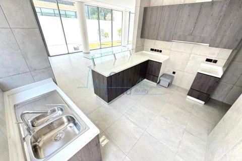 5 bedrooms Villa in Jumeirah, UAE No. 104867 24