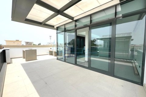 5 bedrooms Villa in Jumeirah, UAE No. 104867 2